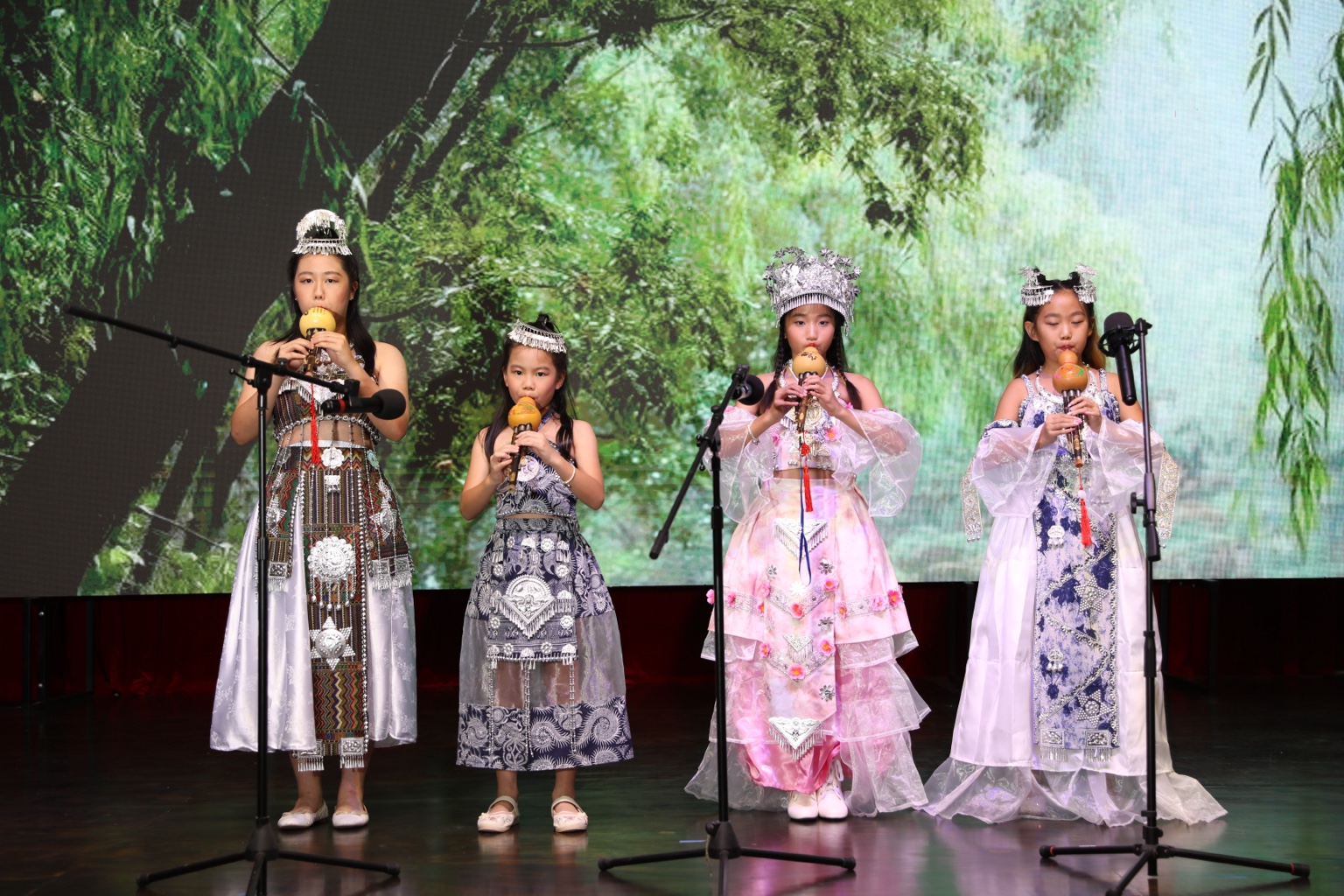Hulusi ensemble performance